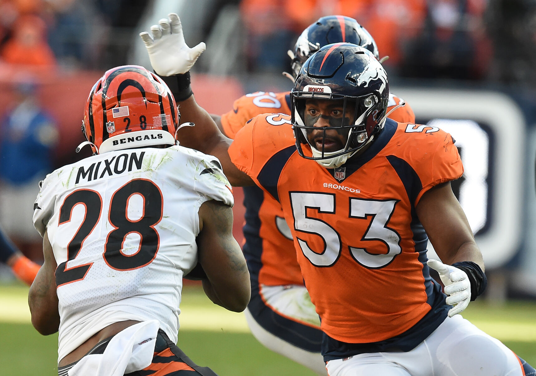 121921-s-dg-bengalsbroncos842 .jpg
